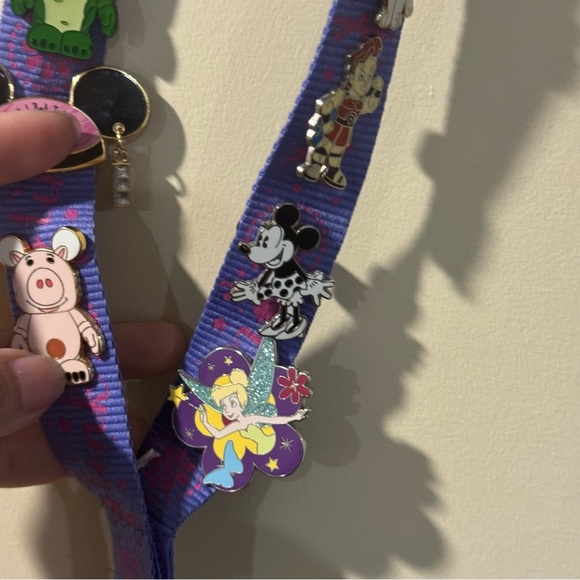 Tinkerbell Pin Trading Lanyard with Pins & Limited Release Lilo & Stitch Key - Picture 10 of 16